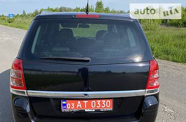 Минивэн Opel Zafira 2010 в Луцке