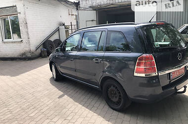 Универсал Opel Zafira 2005 в Днепре