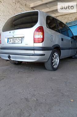 Минивэн Opel Zafira 1999 в Золотоноше
