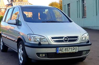 Минивэн Opel Zafira 2003 в Каменском