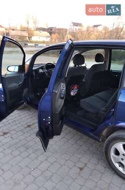 Мінівен Opel Zafira 2004 в Надвірній