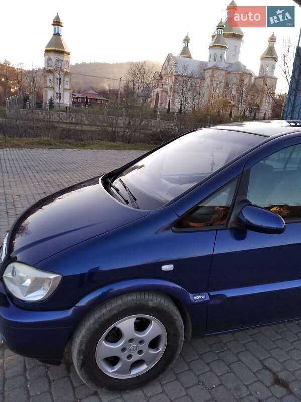 Минивэн Opel Zafira 2004 в Надворной