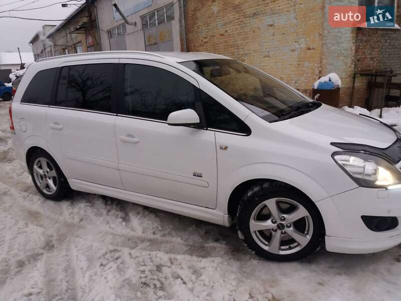 Універсал Opel Zafira 2009 в Калуші