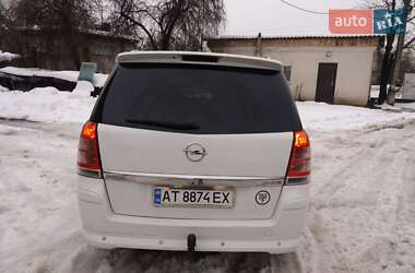 Универсал Opel Zafira 2009 в 