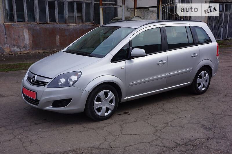 Минивэн Opel Zafira 2013 в Ровно