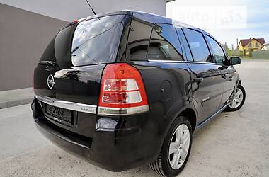 Універсал Opel Zafira 2011 в Дрогобичі