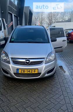 Минивэн Opel Zafira 2011 в Подволочиске