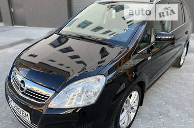 Минивэн Opel Zafira 2009 в 