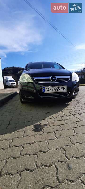 Минивэн Opel Zafira 2008 в Сколе