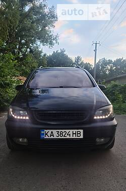 Универсал Opel Zafira 2002 в Киеве