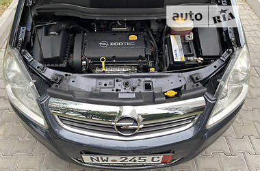 Универсал Opel Zafira 2010 в Полтаве