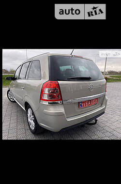 Минивэн Opel Zafira 2010 в Стрые