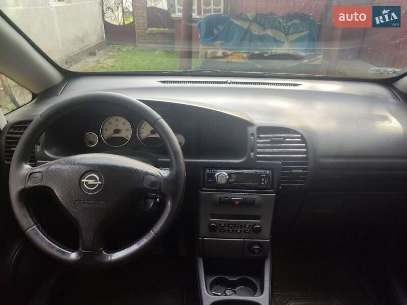 Минивэн Opel Zafira 2005 в Черновцах