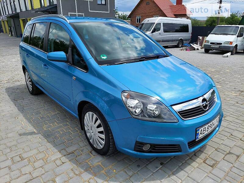 Минивэн Opel Zafira 2005 в Могилев-Подольске