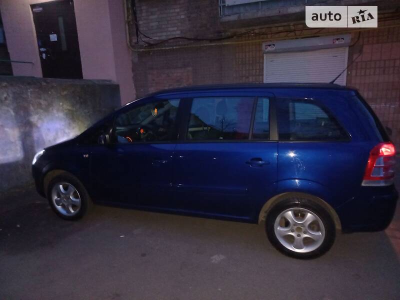 Минивэн Opel Zafira 2008 в Софиевской Борщаговке