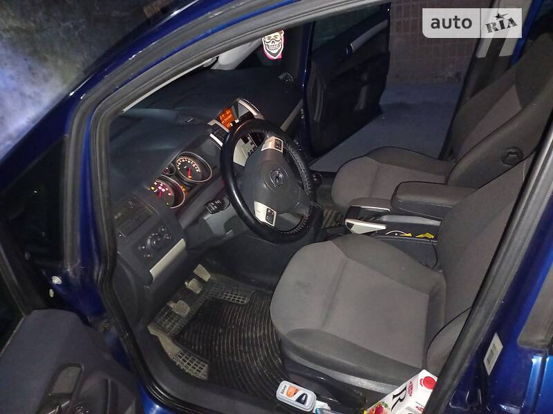 Минивэн Opel Zafira 2008 в Софиевской Борщаговке