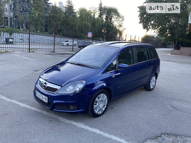 Мінівен Opel Zafira 2008 в Києві