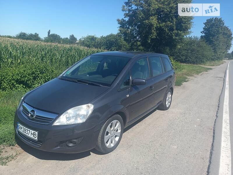 Минивэн Opel Zafira 2009 в Казатине