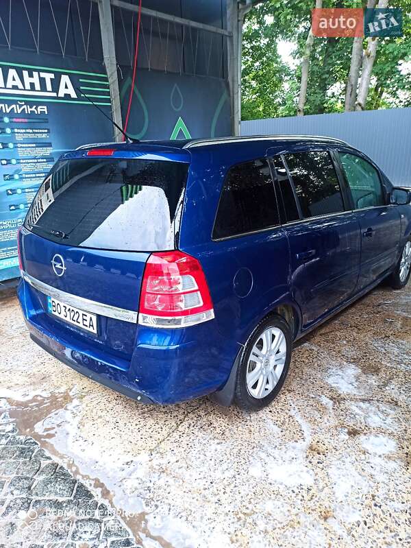 Мінівен Opel Zafira 2010 в Зборові