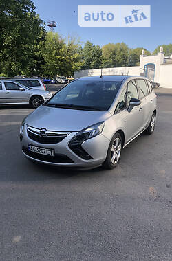 Минивэн Opel Zafira 2013 в Нововолынске
