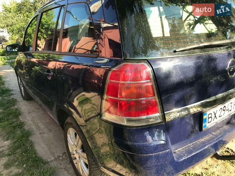 Мінівен Opel Zafira 2006 в Чернівцях
