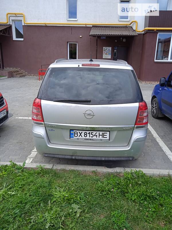 Минивэн Opel Zafira 2012 в Хмельницком