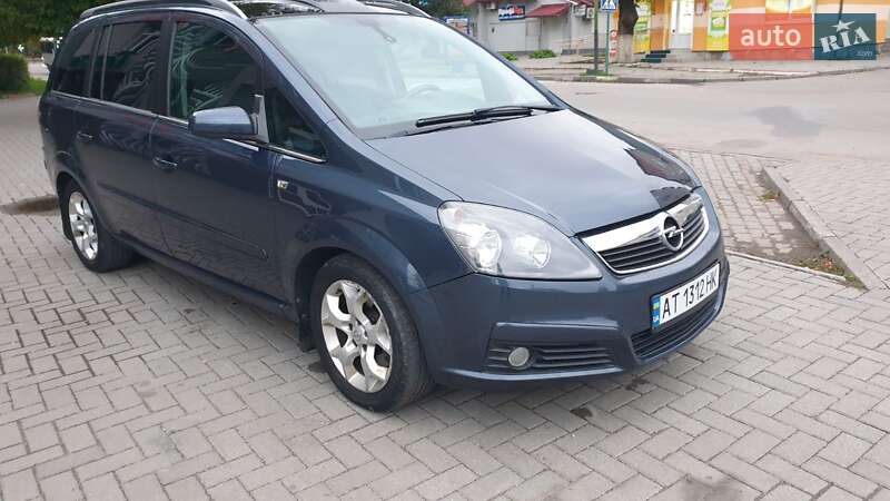 Мінівен Opel Zafira 2005 в Надвірній