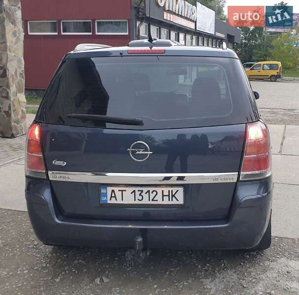 Мінівен Opel Zafira 2005 в Надвірній