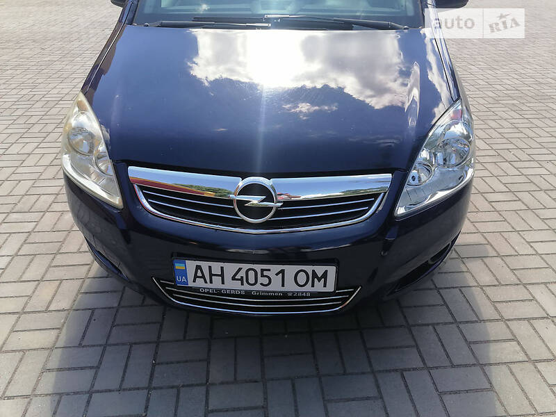 Минивэн Opel Zafira 2008 в Краматорске