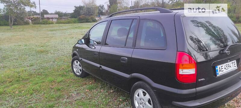 Мінівен Opel Zafira 2001 в Кам'янському