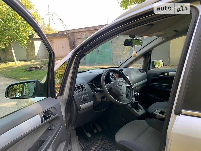 Универсал Opel Zafira 2005 в Запорожье