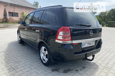 Минивэн Opel Zafira 2008 в Черновцах