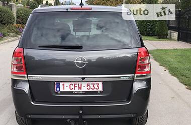 Минивэн Opel Zafira 2011 в 