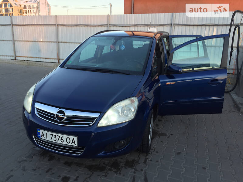Минивэн Opel Zafira 2008 в Софиевской Борщаговке