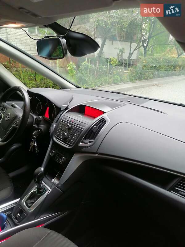 Минивэн Opel Zafira 2012 в Львове