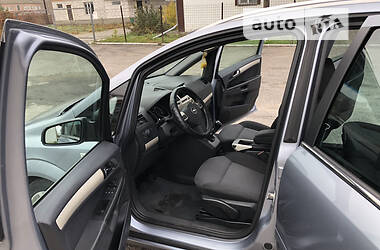 Минивэн Opel Zafira 2008 в 