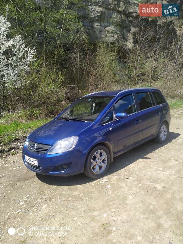 Минивэн Opel Zafira 2008 в 