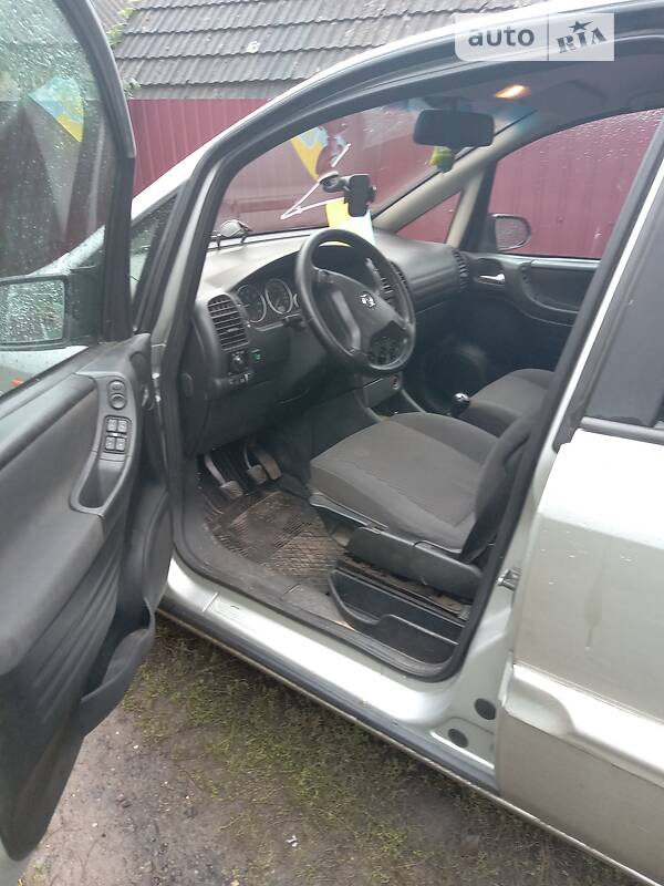 Минивэн Opel Zafira 2003 в Змиеве