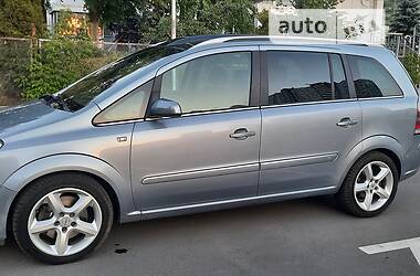 Минивэн Opel Zafira 2005 в Киеве