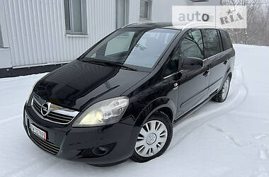 Минивэн Opel Zafira 2010 в Чернигове