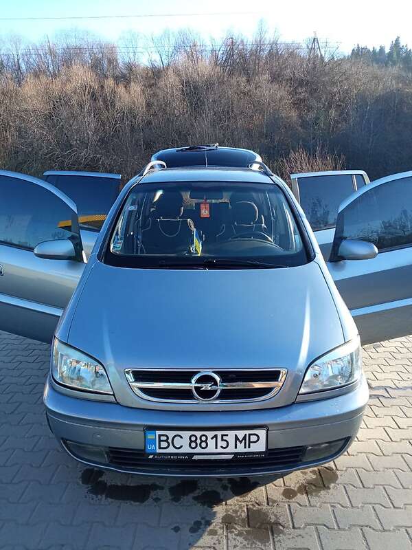 Минивэн Opel Zafira 2005 в Турке