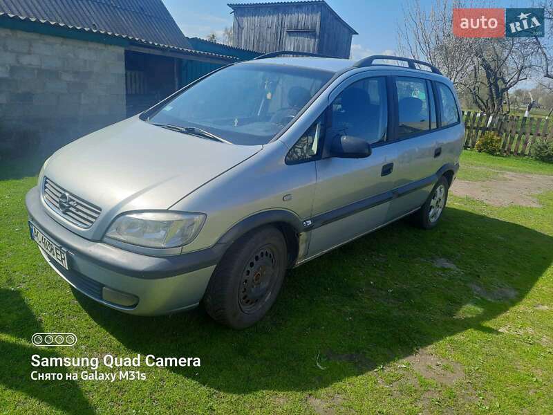 Минивэн Opel Zafira 2000 в Ратным