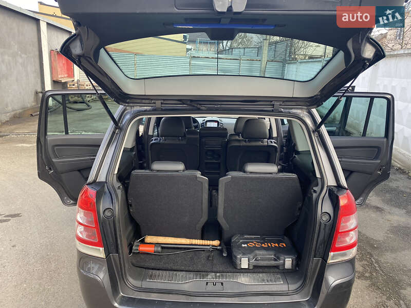 Минивэн Opel Zafira 2011 в Черновцах