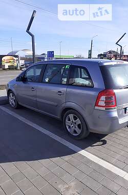 Минивэн Opel Zafira 2008 в 