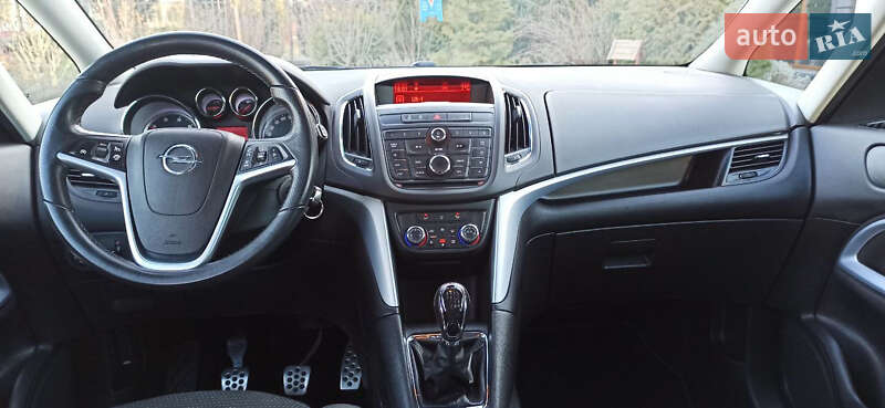Мінівен Opel Zafira 2011 в Старокостянтинові