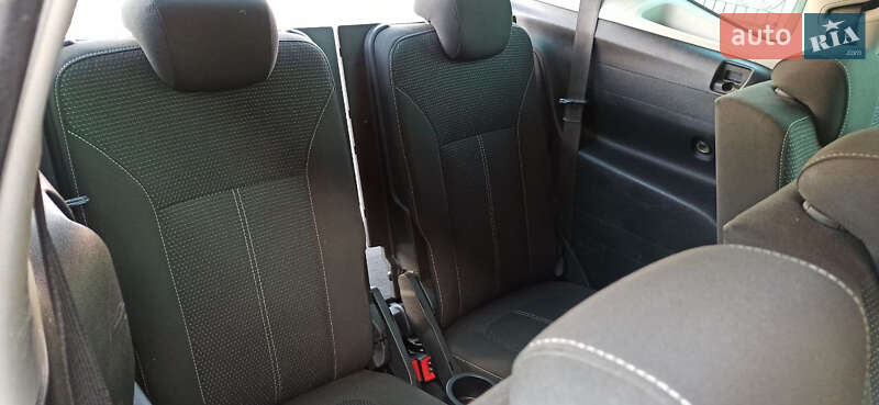 Мінівен Opel Zafira 2011 в Старокостянтинові