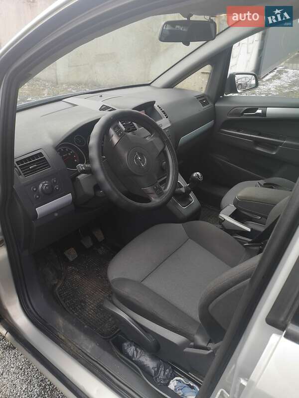 Минивэн Opel Zafira 2007 в Днепре