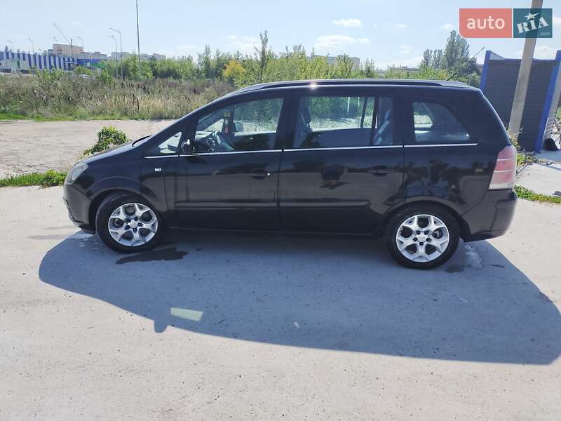 Минивэн Opel Zafira 2005 в Каменец-Подольском