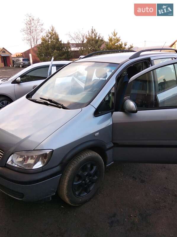 Мінівен Opel Zafira 2003 в Рівному