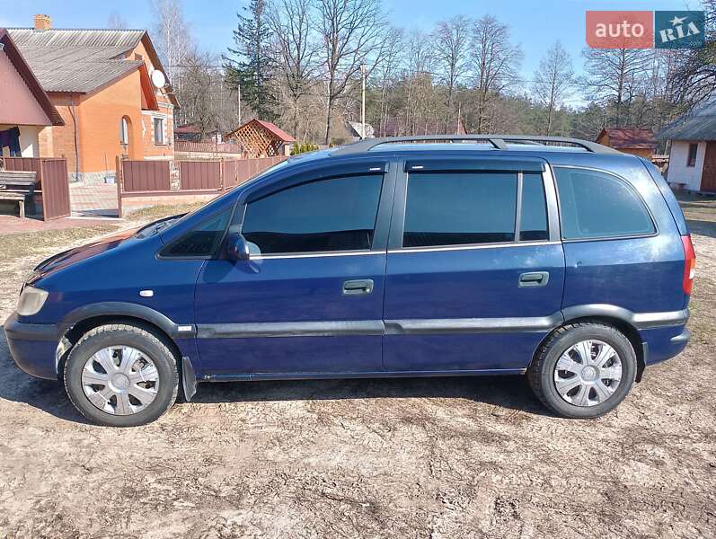 Мінівен Opel Zafira 2000 в Любешові